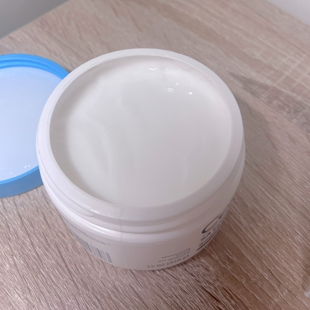 CeraVe Renewing Salicylic Acid Body Cream for Rough & Bumpy Skin - NEW - Picture 5 of 7
